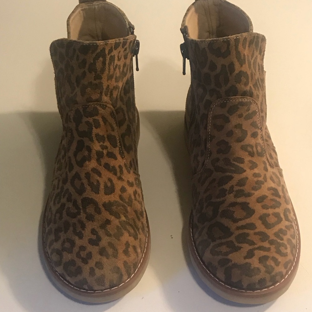 NWOT Girls’ Elephanito Suede Ankle Boots Size 4